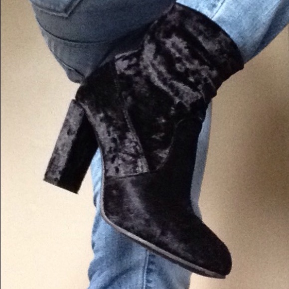 streetwear society Shoes - Streetwear Society crushed velvet black boots 3.5"